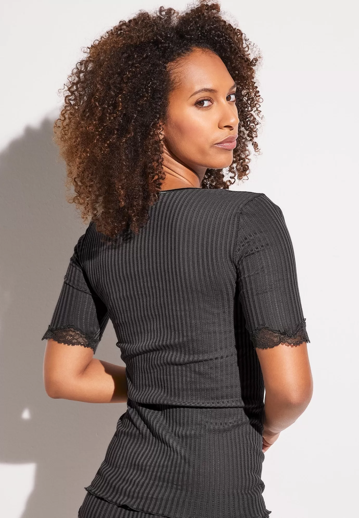 Maude PrivéT-Shirt à manches courtes - graphite grey-Zimmerli Fashion