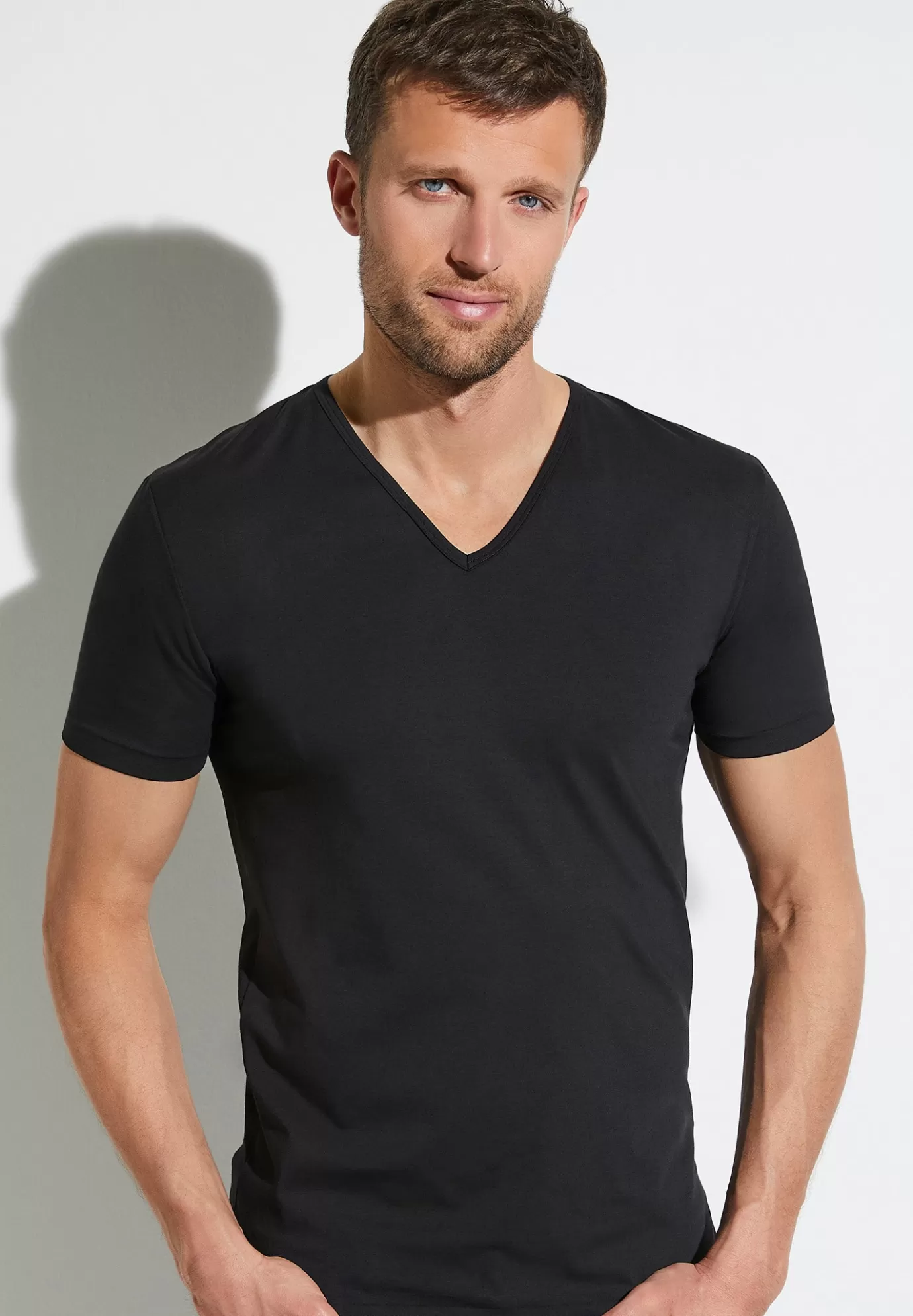 Pure ComfortT-Shirt à manches courtes col en V - black-Zimmerli Clearance